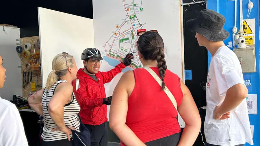 Lima: Sightseeing Bike Tour with Food and Drink Tastings - Starting at Inka Plaza in Miraflores