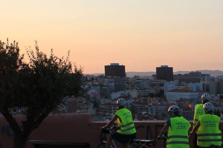 Lisbon: 7 Hills Half-Day Electric Bike Tour - Chão do Loureiro and Miradouro da Graça
