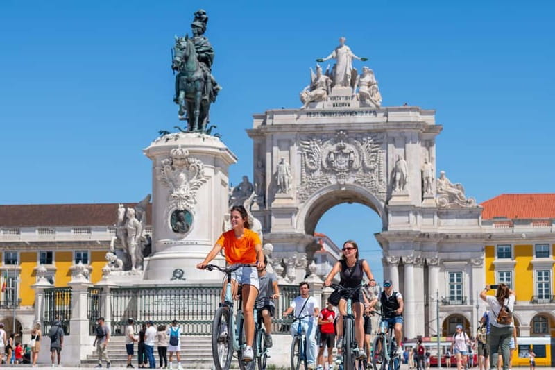 Lisbon: Bike Tour from Lisbon to Belém + Liquor & Pastry - Starting high above Lisbon at Parque Eduardo VII
