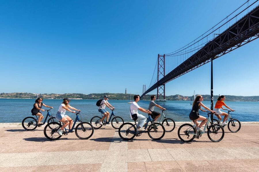Lisbon Bike Tour: Langs de rivier van Belém naar Lissabon - Starting beside the Tagus in Belém