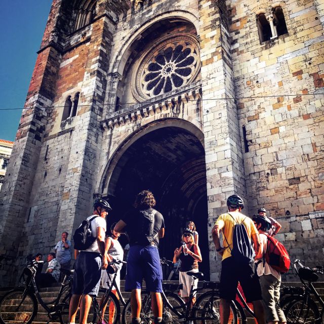 Lisbon: City Highlights and Viewpoints E-Bike Tour - Senhora do Monte and Lisbon’s first big panorama