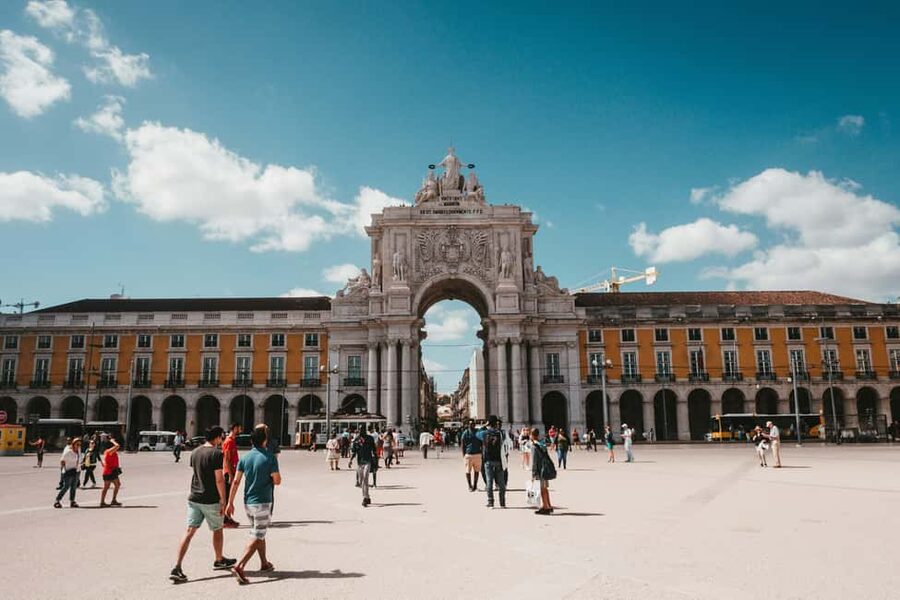 Lisbon: E-Bike Adventure to Belém with Pastel Tasting - Leaving the center through Praça do Comércio