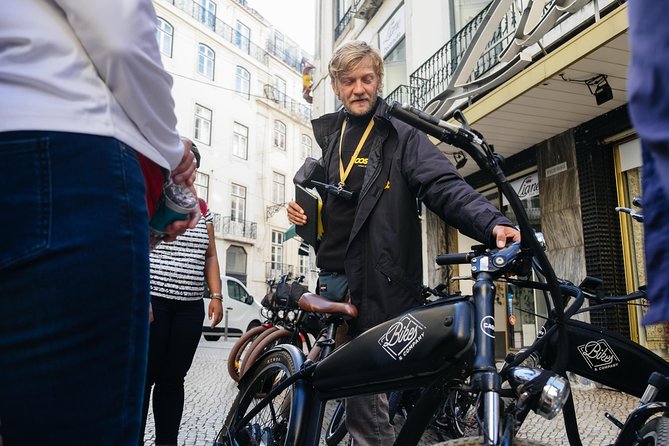 Lisbon E-Bike Tour Commerce Square, Mouraria and Alfama - Starting near Commerce Square on Rua dos Douradores