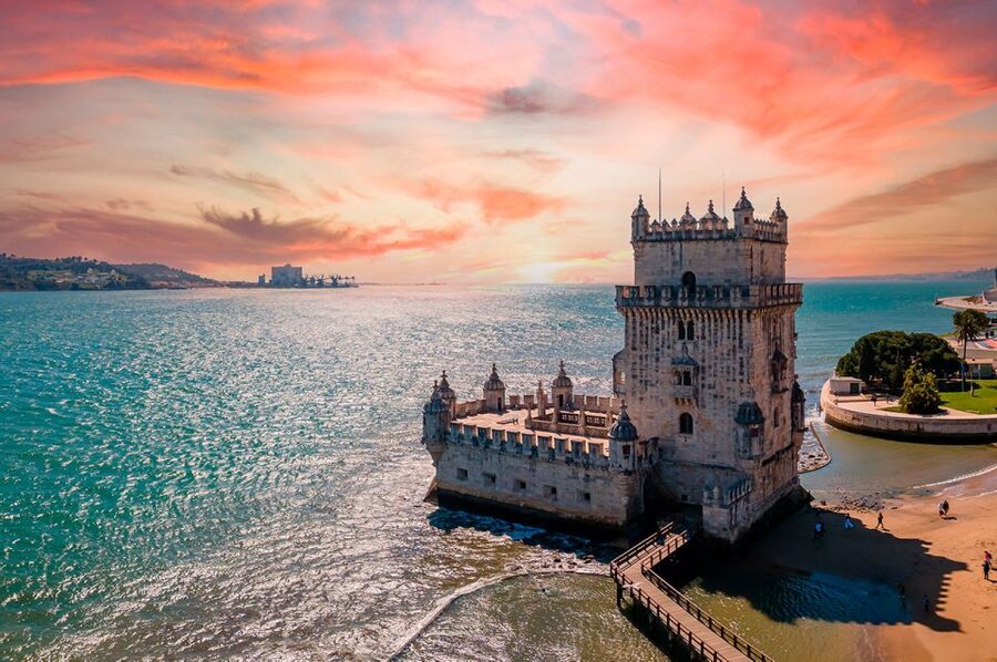 Lisbon: Guided Bike Tour, Helicopter Flight, and Boat Trip - Returning by boat on the Tagus