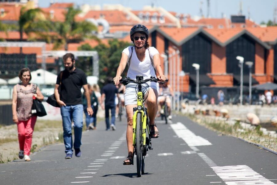 Lisbon: Guided Tour of Historic Belém by Electric Bike - Coffee, gardens, and the famous Belém tart