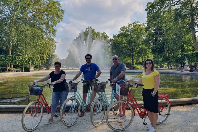 Lively Brussels Highlights Bike tour DUTCH - The modern finish at Place Charles Rogier