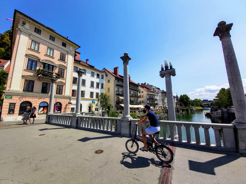 Ljubljana by E-Bike: Guided City Highlights Tour - Timing, pace, and the sunset question