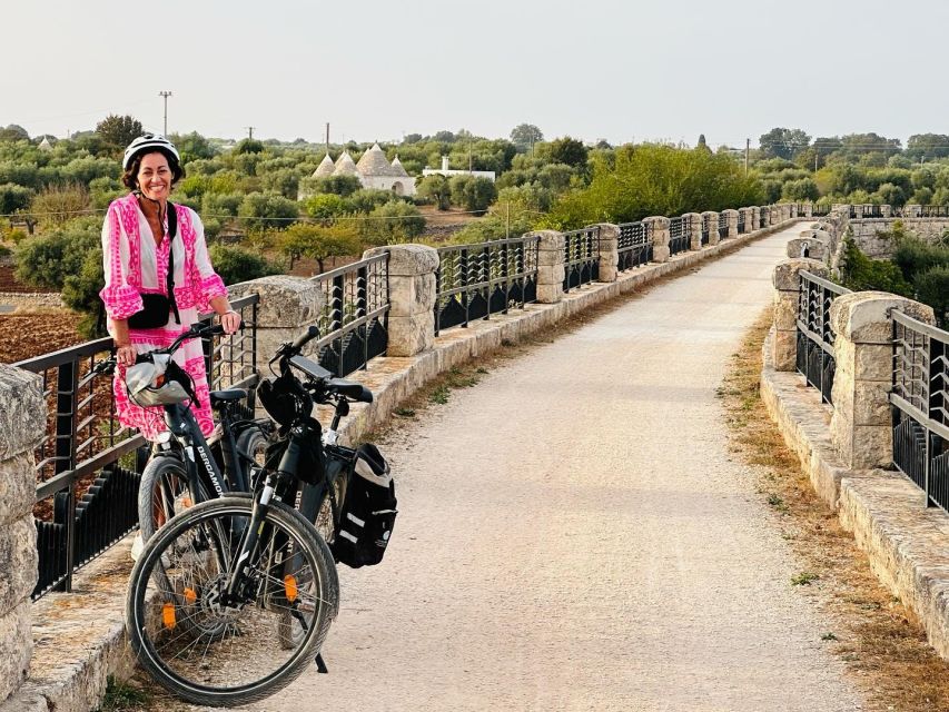 Locorotondo: E-bike Tour on the Apulian Aqueduct Cycleway - Returning to Locorotondo by country lane