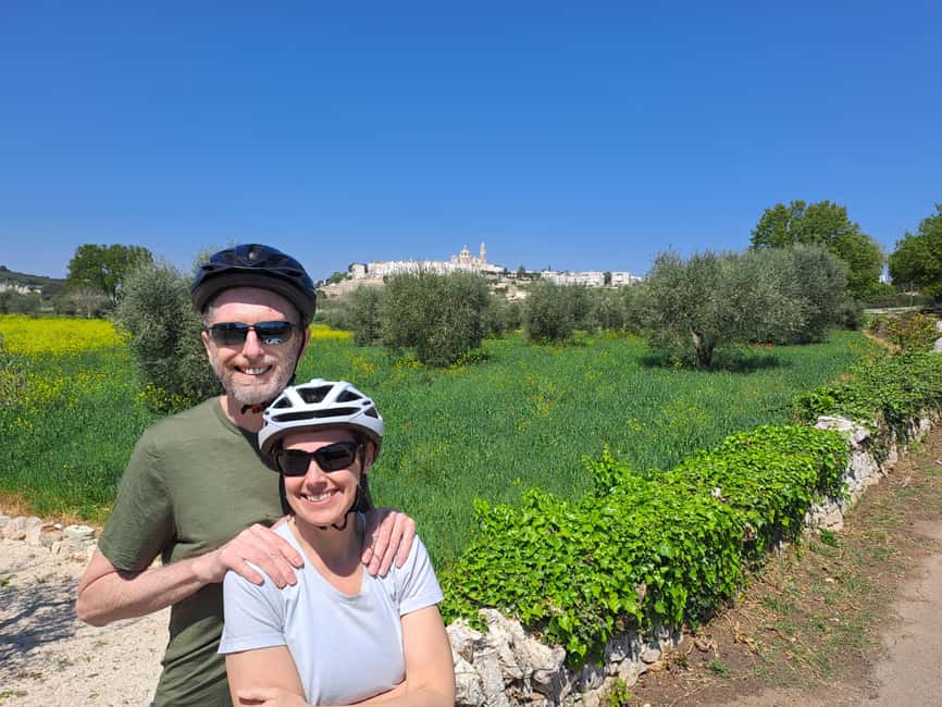 Locorotondo & Martina Franca: Guided e-bike loop tour - Leaving town for trulli, vineyards, and stone walls