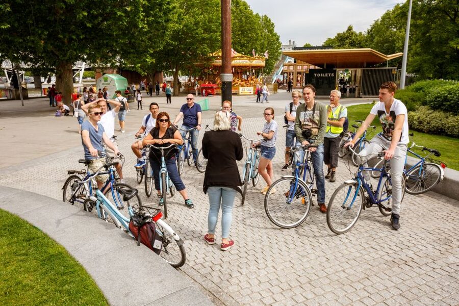 London: Classic Gold 3.5-Hour Bike Tour - The legal district and Leather Lane Market