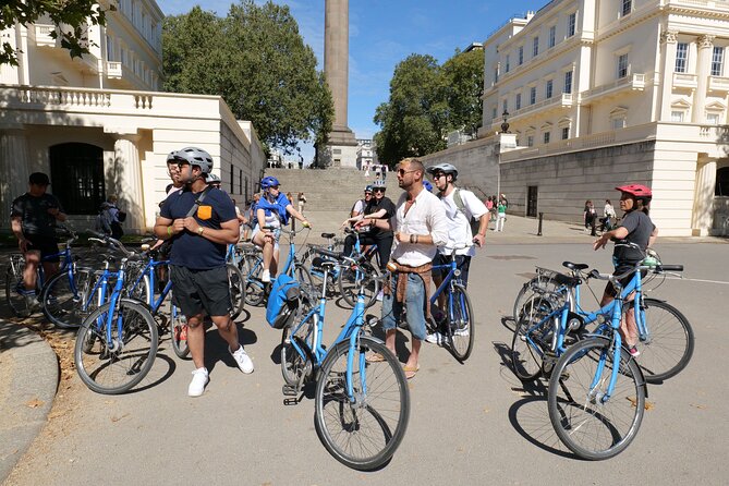 London Classic Landmarks Bike Tour with Local Guide - St. James’s Park and Buckingham Palace