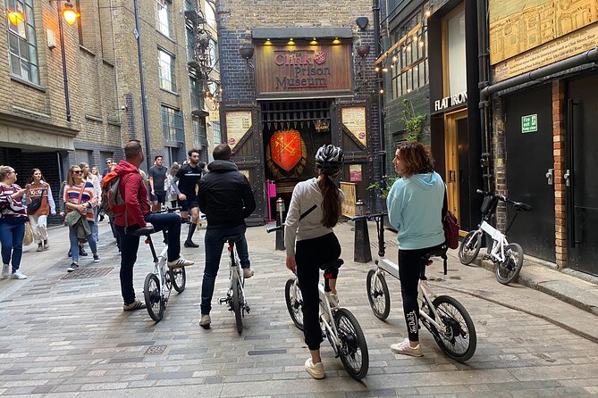 London E-Bike tour & Borough market - Gabriel’s Wharf and the view of St. Paul’s Cathedral
