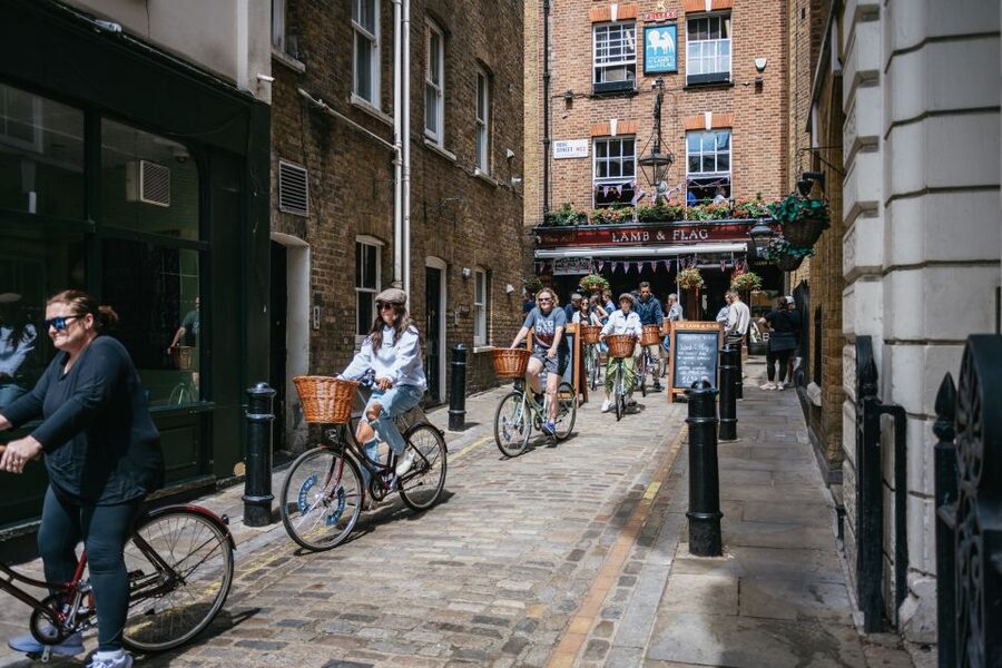 London: Landmarks & Secrets Bike Tour with Pub & Street Art - Admiralty Arch, Trafalgar Square, and Covent Garden