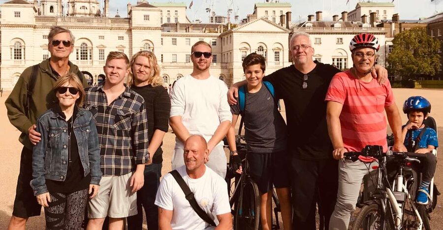 London: Parks and Palaces Guided Morning Bike Tour - Hyde Park and Green Park make the cycling easy