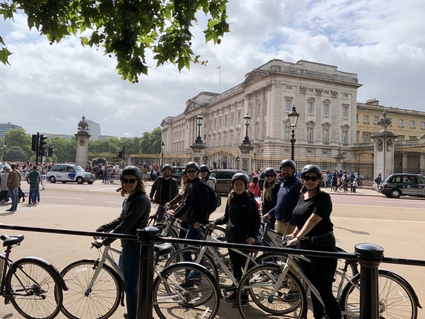 London: Parks and Palaces Guided Morning Bike Tour - What the guide adds to the ride