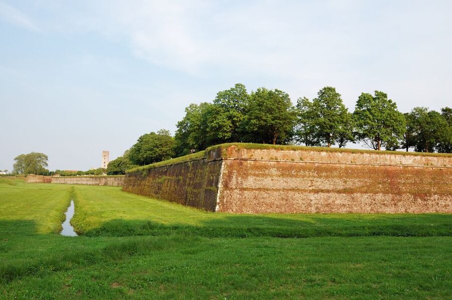 Lucca: Self-Guided Bike Tour to the Wine Roads - From Lucca station to the Tuscan countryside