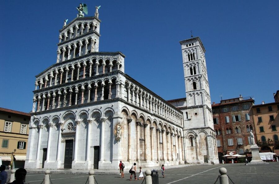 Lucca: Self-Guided Tour by Bike - Starting at Piazzale B. Ricasoli