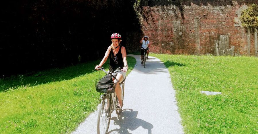 Lucca Sightseeing Tour by E-bike or City bike - Why a bike is such a good fit for Lucca