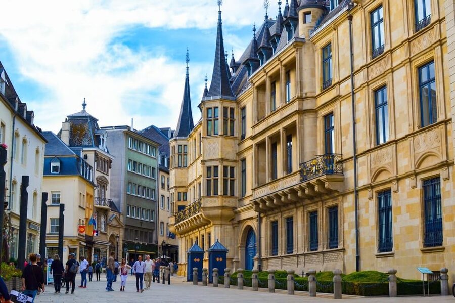 Luxembourg City: The Best of Guided E-Bike Tour in 3 Hours - Grand Ducal Palace, the old center, and the Herb Market