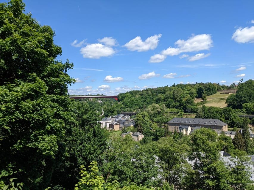 Luxembourg City: The Best of Guided E-Bike Tour in 3 Hours - Finishing in the city park at Kinnekswiss