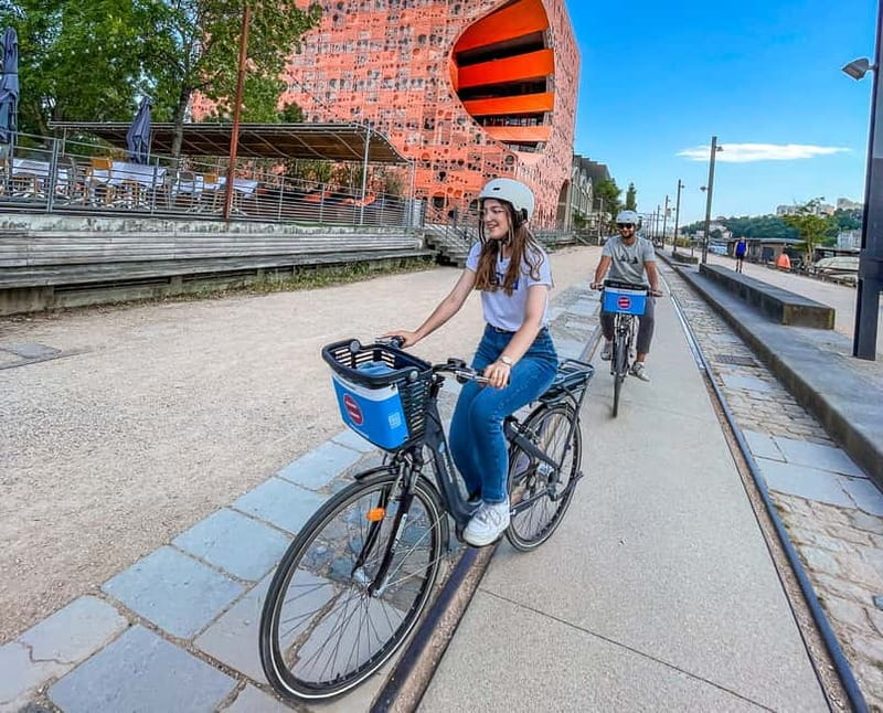 Lyon: Guided City Bike Tour - The Guides Make the Difference