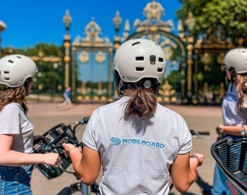 Lyon: Tête d'Or park on an electric bike Tour - Vieux Lyon and the Saône in the first 35 minutes