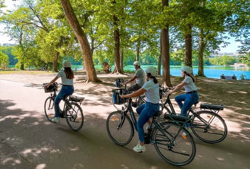 Lyon: Tête d'Or park on an electric bike Tour - Guide quality is a major part of the value