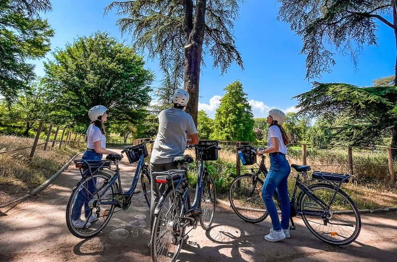 Lyon: Tête d'Or park on an electric bike Tour - Weather, clothing, and practical planning