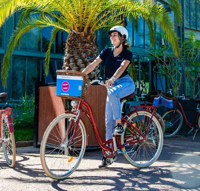 Lyon: Tête d'Or park on an electric bike Tour - Starting in Vieux Lyon at 7 Quai Romain Rolland