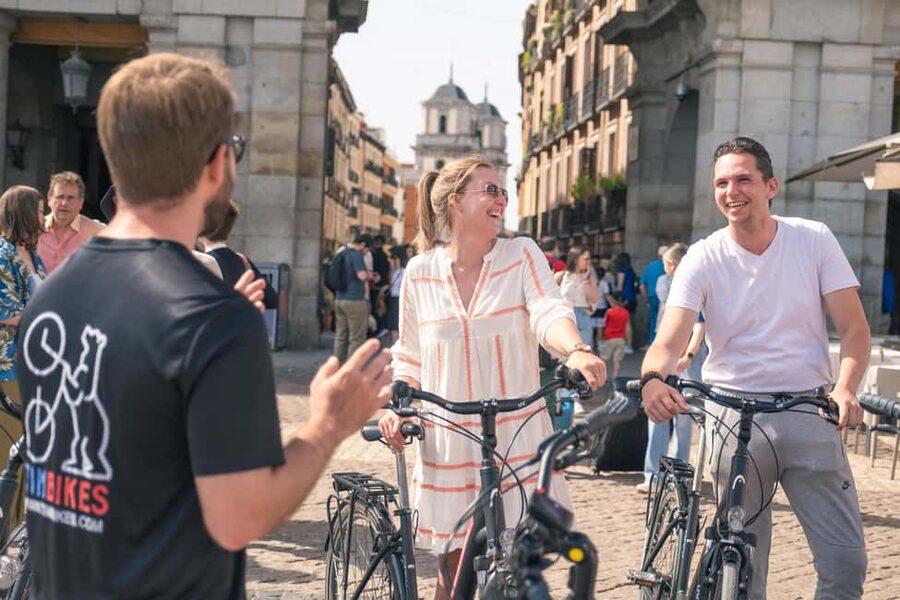 Madrid: 3 h. Guided Highlights Bike Tour with Optional Tapas - From Plaza de Santa Ana to CaixaForum’s vertical garden