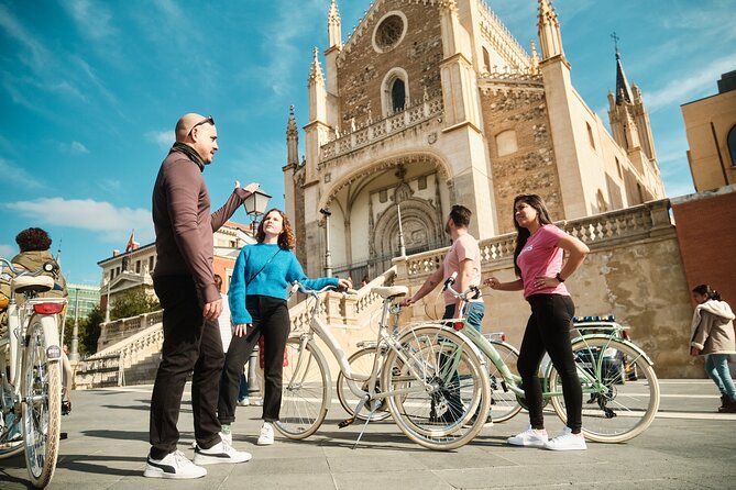Madrid: City Highlights Guided Vintage Bike Tour - Key Things to Know Before You Ride