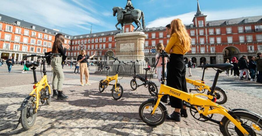 Madrid: Highlights & Parks with Electric Bike Private Tour - Royal Madrid: Plaza de Oriente and Almudena Cathedral