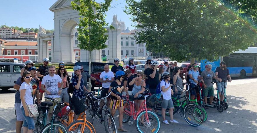 Madrid: Literary Quarter & Retiro Park Electric Bike Tour - From Calle de las Huertas to the Prado