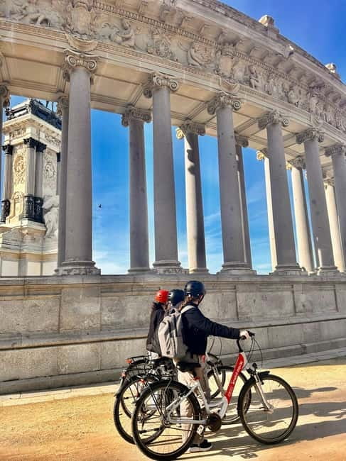 Madrid: Magic Retiro Park Bike Tour - Starting at Avenida Menéndez Pelayo