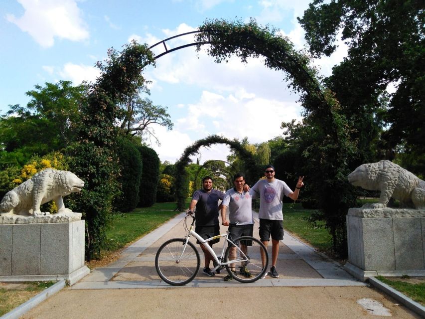 Madrid: Retiro Park and Literary Quarter by Bike - Key points at a glance