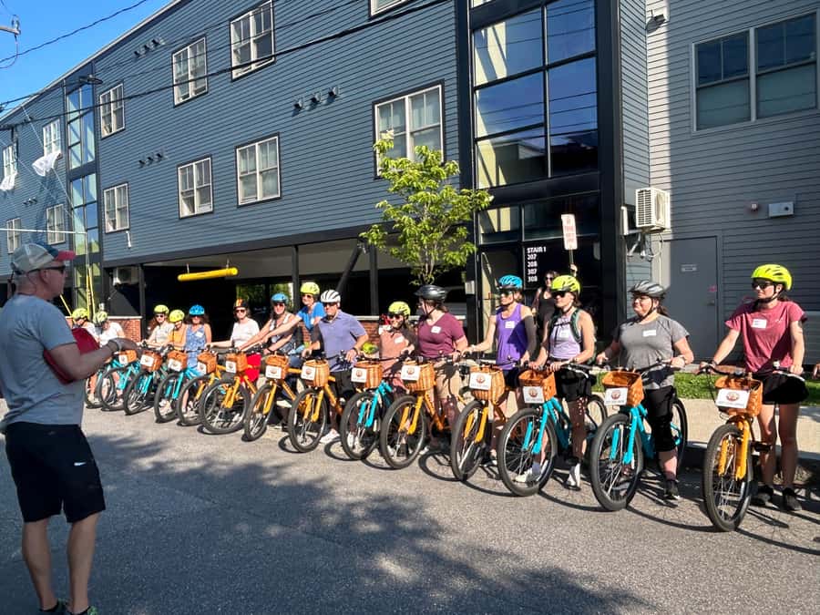 Maine Coastal Lighthouse:Two-hour bicycle tour - Who Will Enjoy This Ride Most?