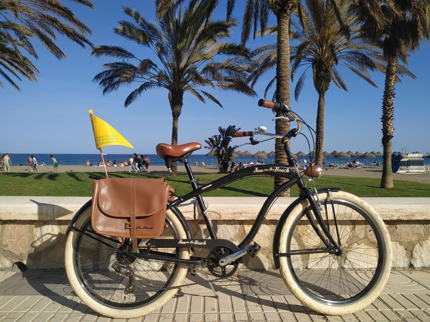 Malaga: Bike Rental for City Discovery Route & Beaches - The Historic Center by Bicycle