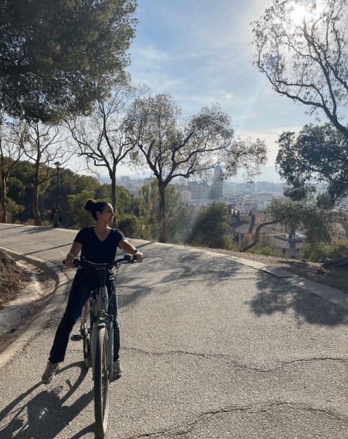 Malaga: Castle Hill and Fisherman Village E-Bike Tour - The guides make the biggest difference