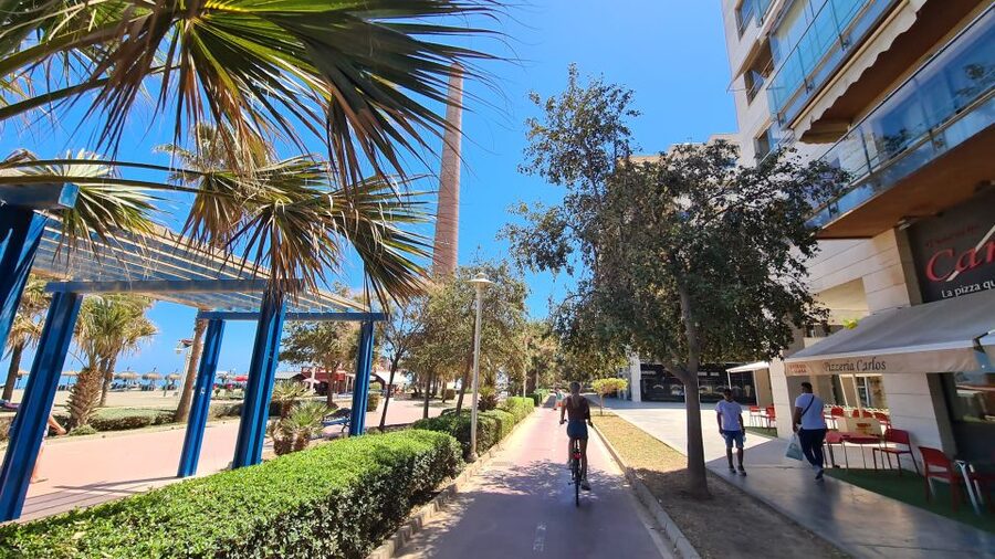 Malaga: City Bike Rental with Self-Guided Cycling Route - How the self-guided system works