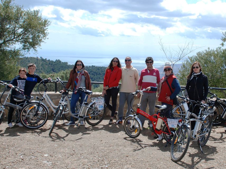Málaga E-Bike Tour with Full Day Rental - Starting in Soho with a practical city introduction