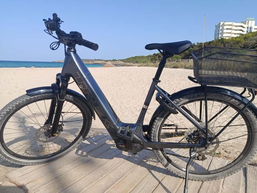 Mallorca: Touring or electric bike rental in Cala Millor - Choosing between a Comfort bike and an e-bike