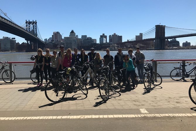 Manhattan and Brooklyn Bridge Bicycle Tour - Guides, group size, and the human side