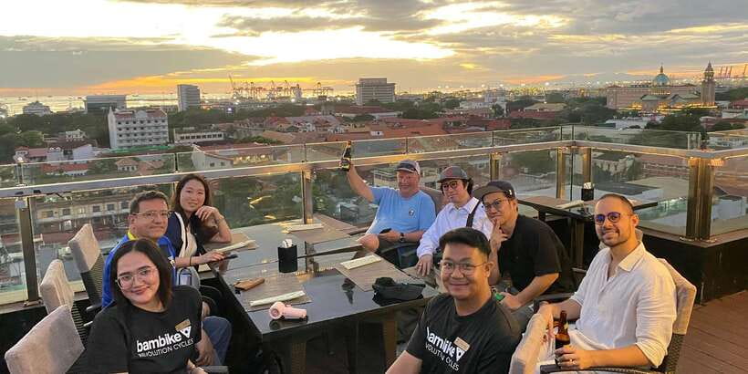 Manila: Guided Sunset Bamboo Bike Tour in Intramuros - Manila Cathedral, Plaza de Roma, and Fort Santiago
