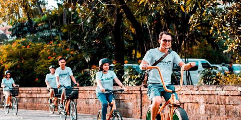 Manila: Guided Sunset Bamboo Bike Tour in Intramuros - The Bayleaf sunset and the final treat