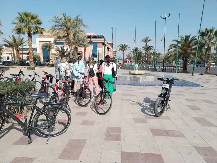 Marrakech: Bicycle Tour with a Local Guide - Why a bicycle is a smart way to meet Marrakech