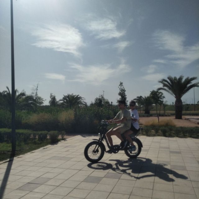 Marrakech: Bicycle Tour with a Local Guide - The Kasbah and Saadian Tombs