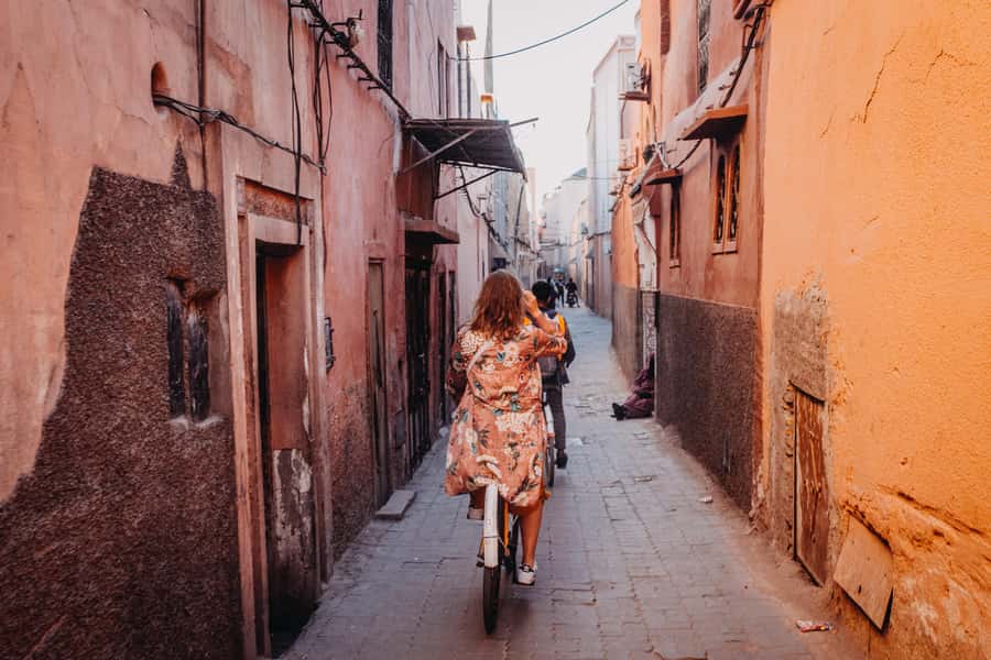 Marrakech: Cultural Bicycle Tour with Pastry and Tea - Koutoubia, the Church of the Holy Martyrs, and changing city views