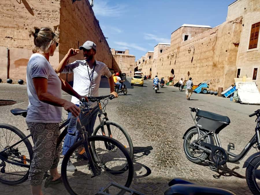 Marrakech: Guided Bike Tour with a local Guide - The ride back to Gueliz completes the picture