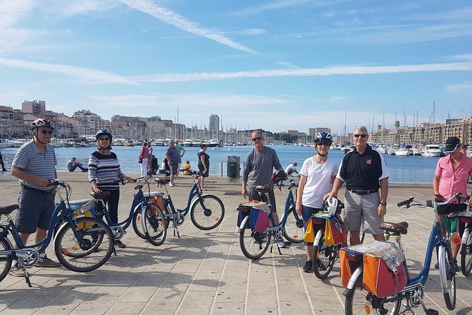 Marseille Grand E-Bike Tour : "le tour du Fada" - Palais du Pharo and the entrance to Vieux Port