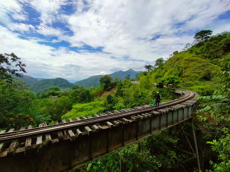 Medellín: Full-Day Mountain Bike Tour with Lunch - Waterfalls, river views, and a cold beer